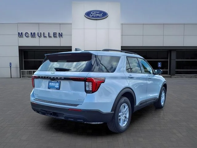 New 2026 Space White Metallic Ford Active image 7