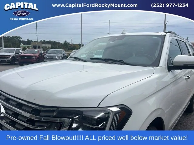 Used 2021 White Ford Limited image 1