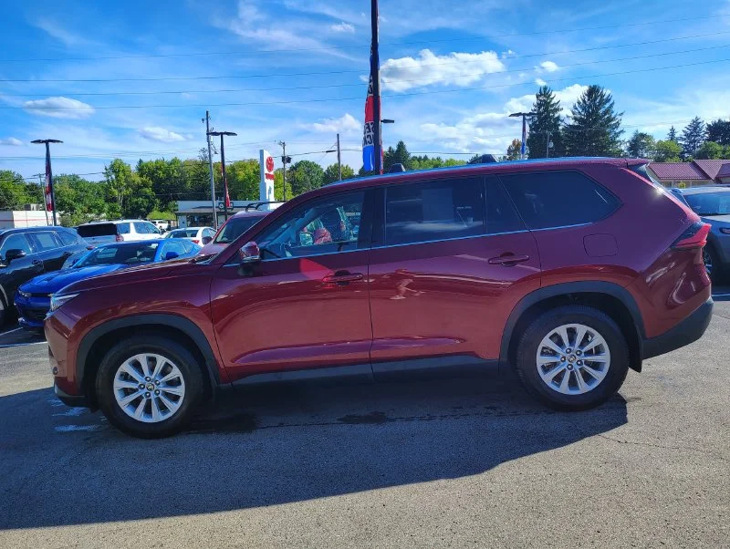 Used 2024 Red Toyota XLE image 7