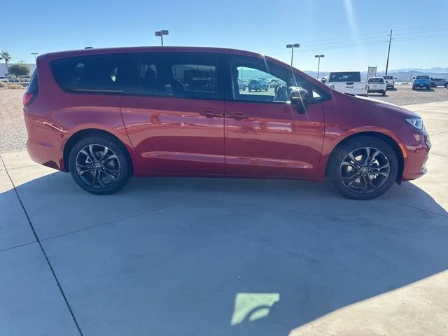2026 Chrysler Pacifica Select - Photo 7