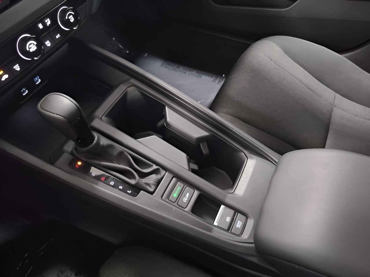 Used 2025 Meteorite Gray Metallic Honda LX image 27