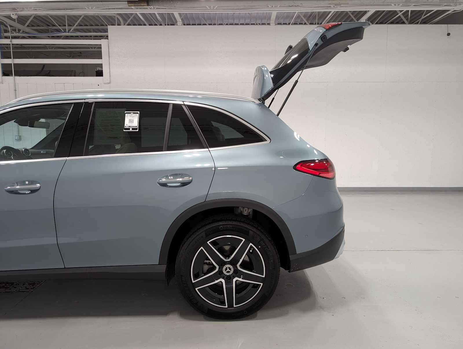 Used 2026 Verde Silver Metallic Mercedes-Benz GLC 300 image 11
