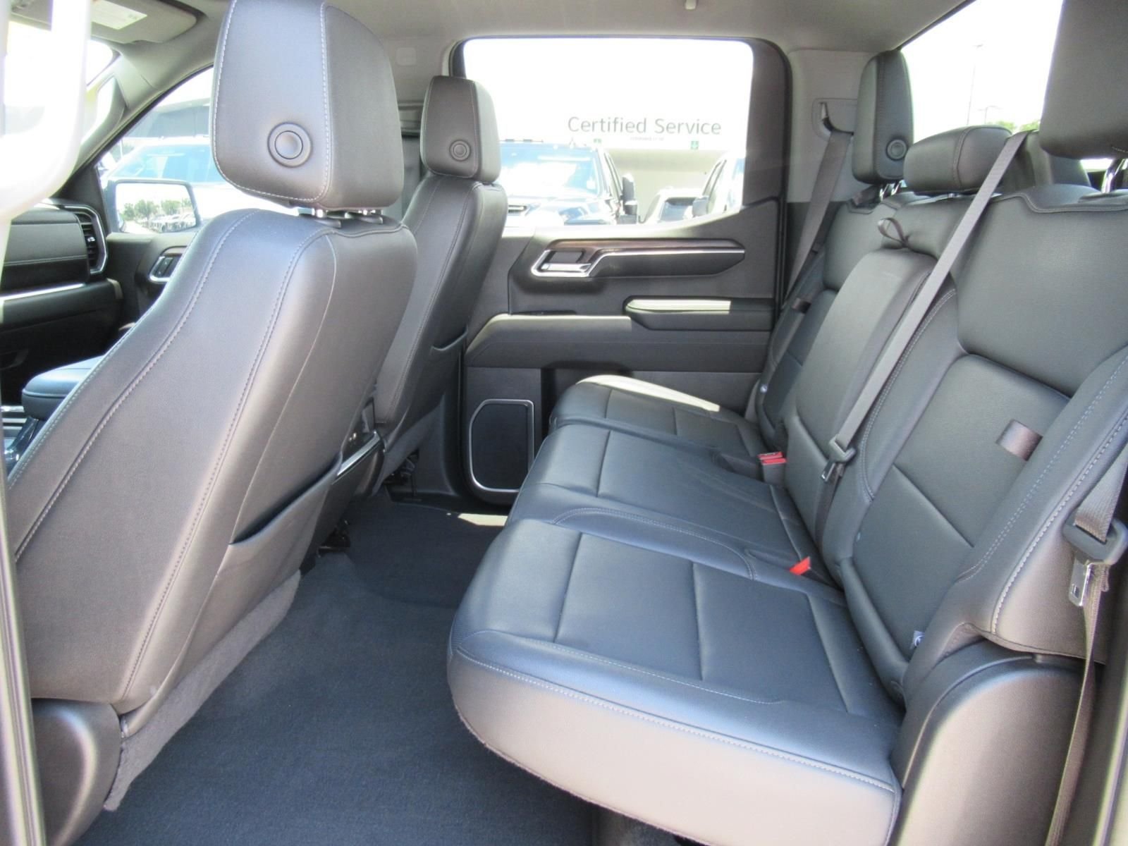 Used 2023 Black GMC SLT image 33