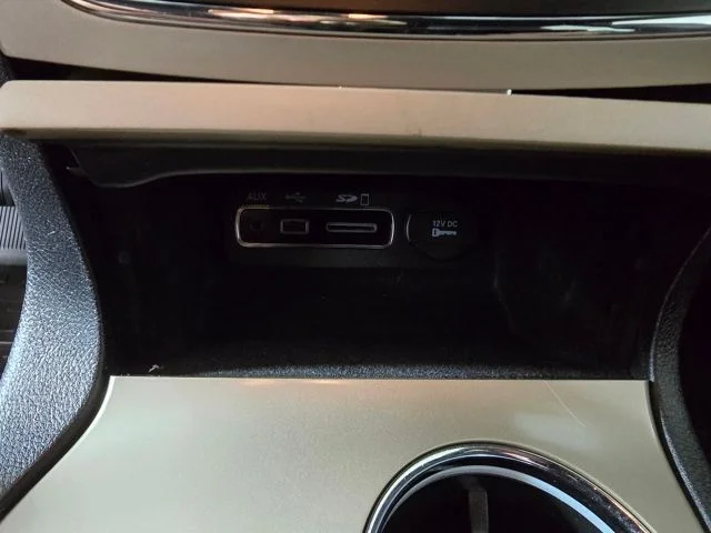 Used 2015 Black Jeep Laredo image 23