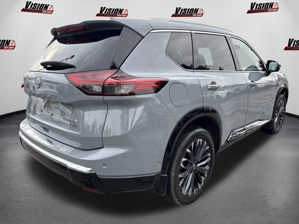 Used 2025 Gray Nissan Platinum image 5