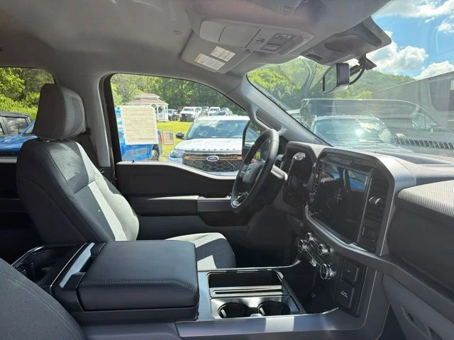 New 2026 Agate Black Metallic Ford XLT image 42