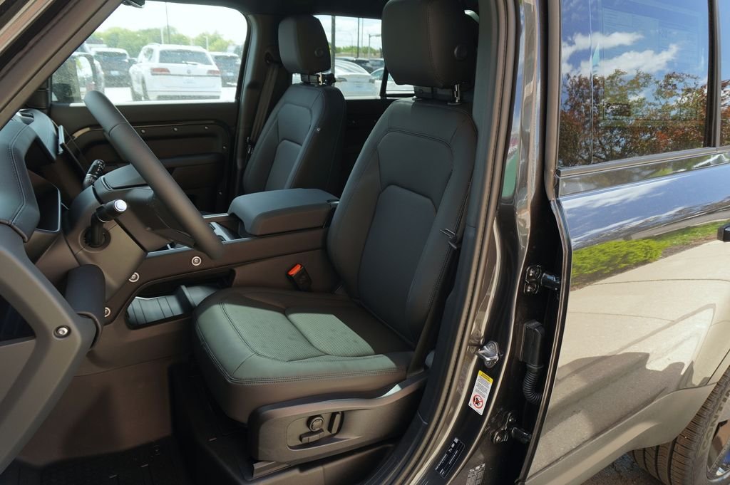 Used 2026 Gray Land Rover S image 12