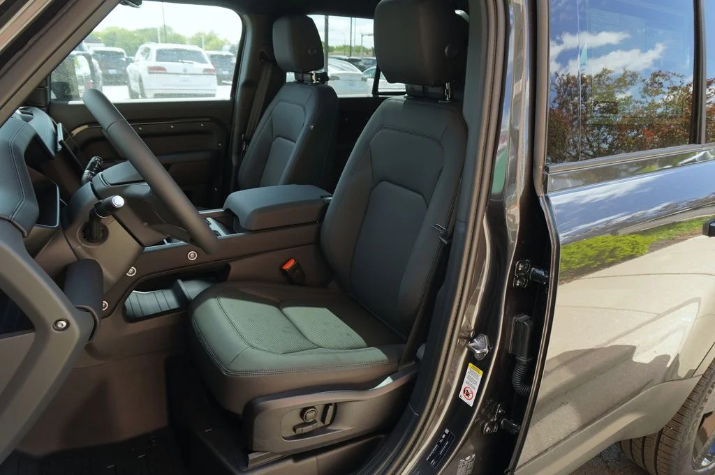 Used 2026 Gray Land Rover S image 12