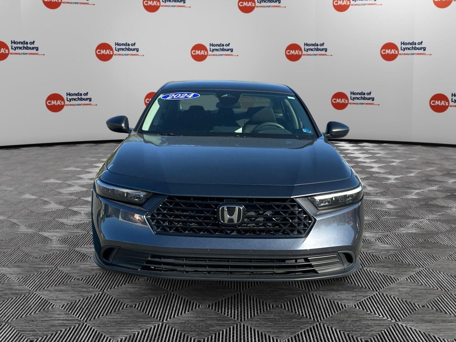 Used 2024 Platinum White Pearl Honda LX image 8