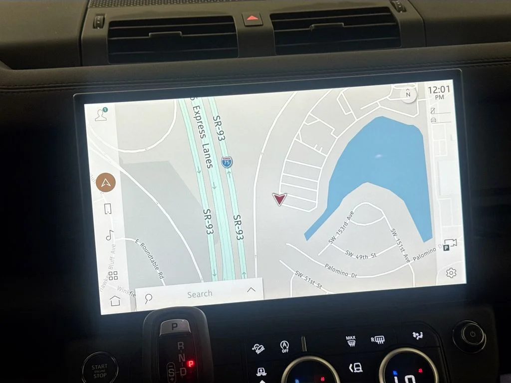 New 2026 Santorini Black Land Rover X-Dynamic SE image 12