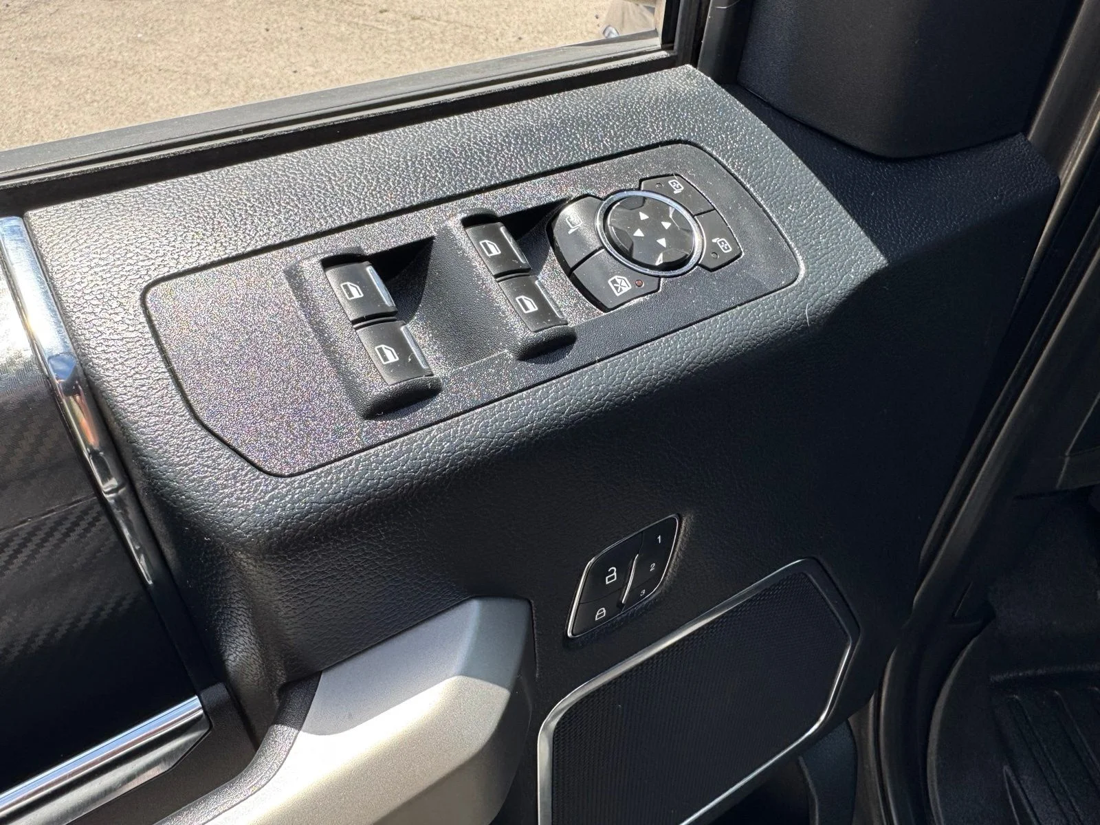 Used 2019 Gray Ford Lariat image 18