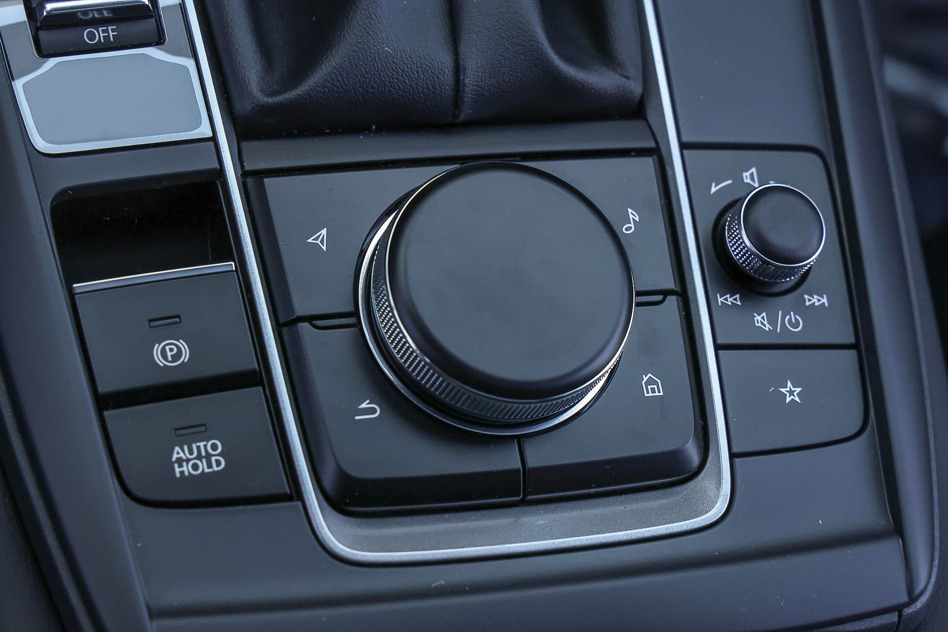 2026 Mazda CX-30 Premium - Photo 18