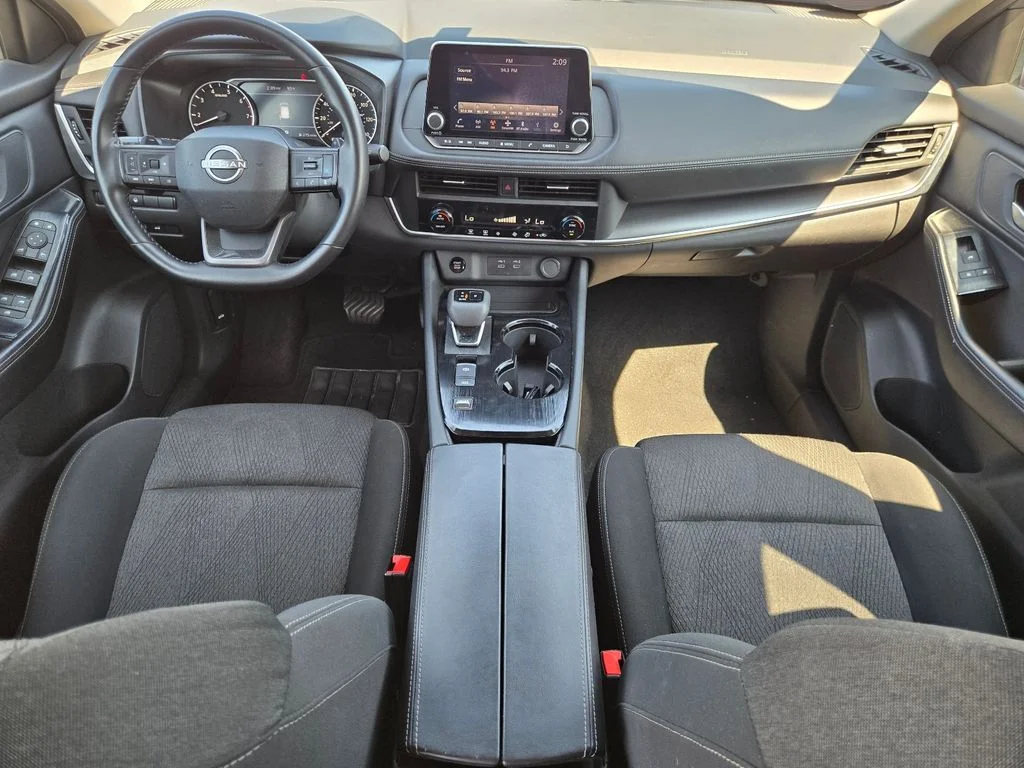 Used 2025 Gray Nissan SV image 15