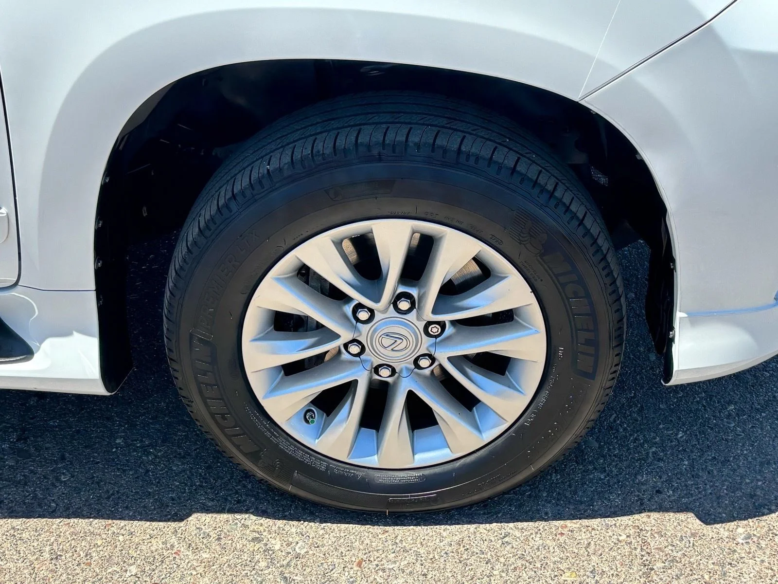 Used 2019 Starfire Pearl Lexus 460 image 7