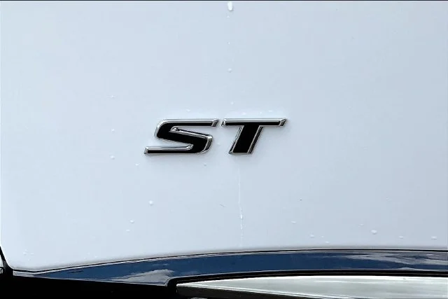 New 2026 Summit White Buick Sport Touring image 9
