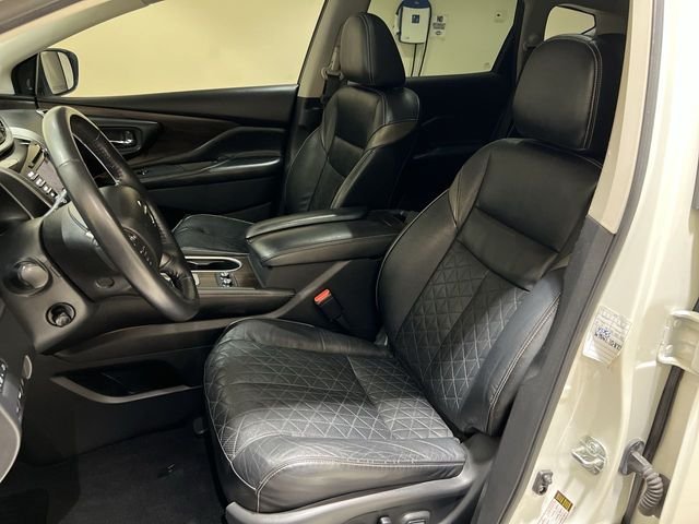 Used 2020 White Nissan Platinum image 19