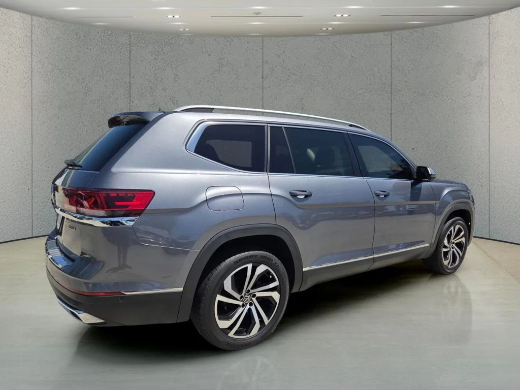 Certified Used 2021 Gray Volkswagen 2.0T SEL Premium image 5