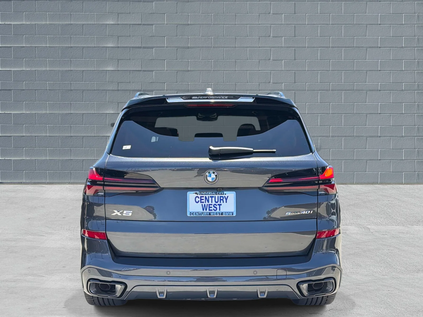 New 2026 Gunmetal II Metallic BMW sDrive40i image 4