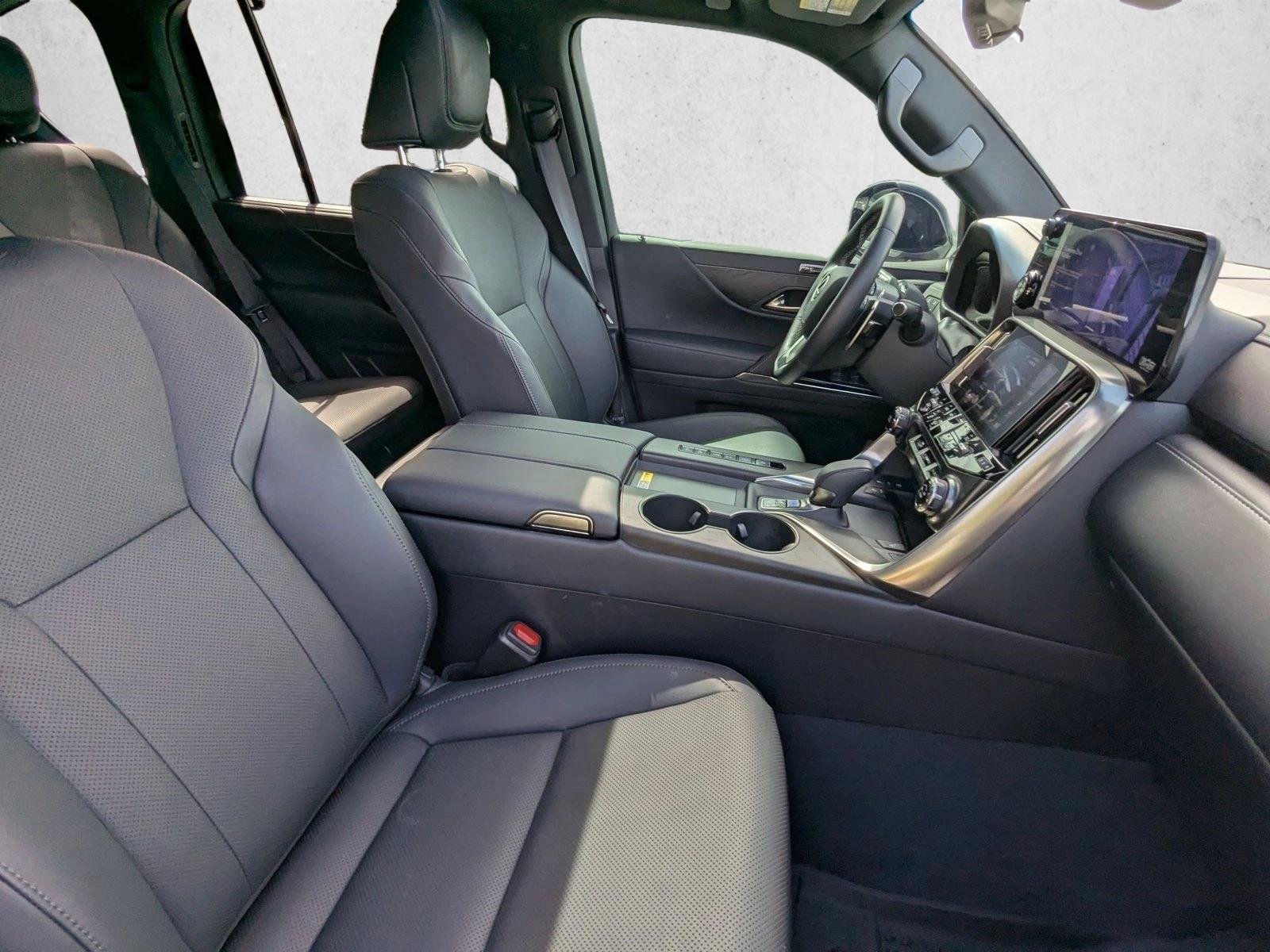 2025 Lexus LX Overtrail - Photo 20