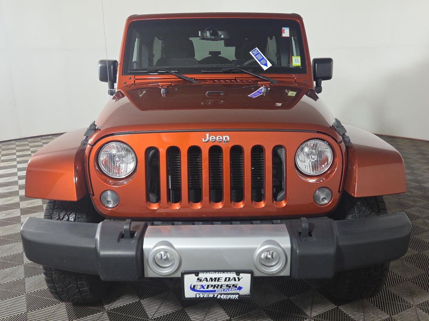 Used 2014 Copperhead Pearlcoat Jeep Sahara image 8