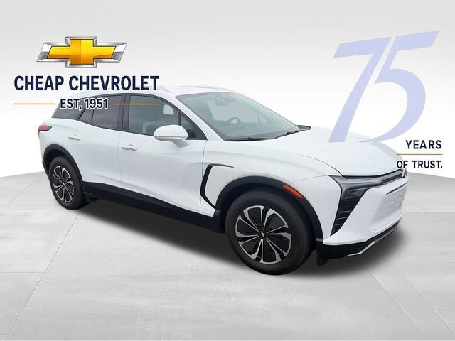 Used 2024 Summit White Chevrolet LT image 7