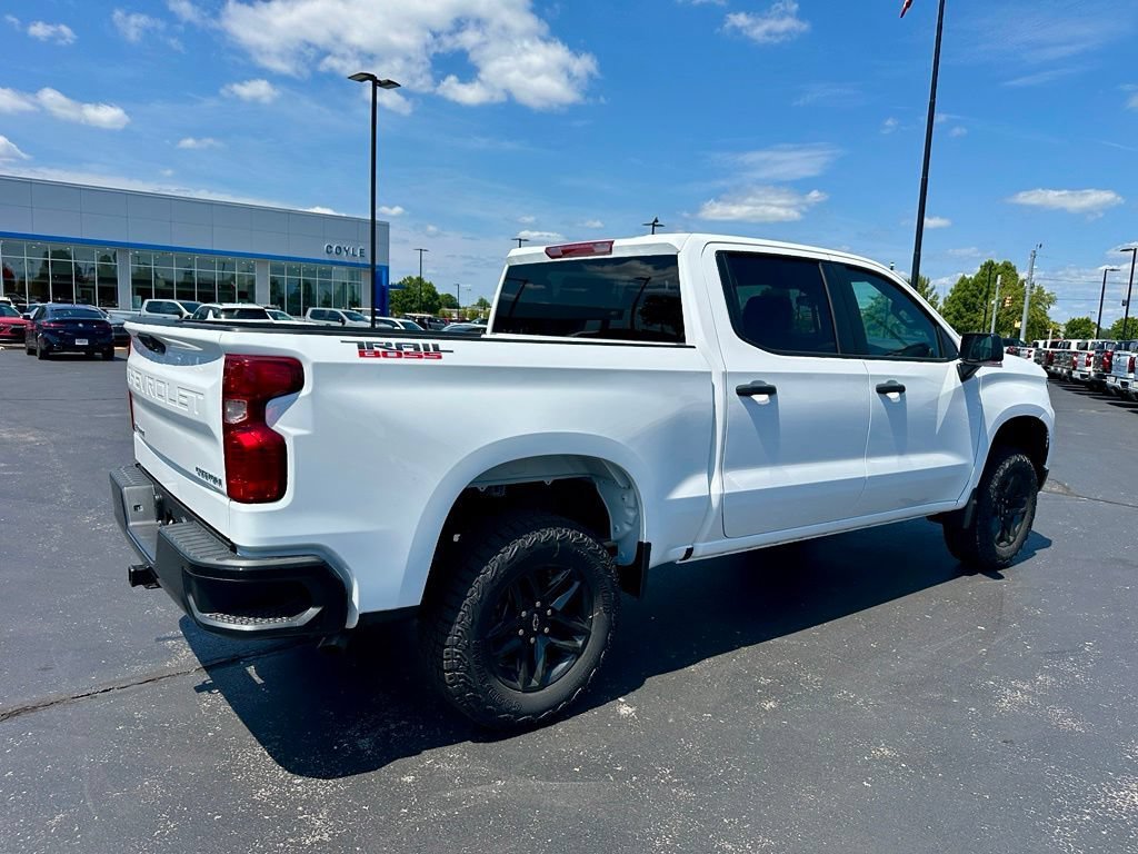 New 2026 Summit White Chevrolet Custom Trail Boss image 3
