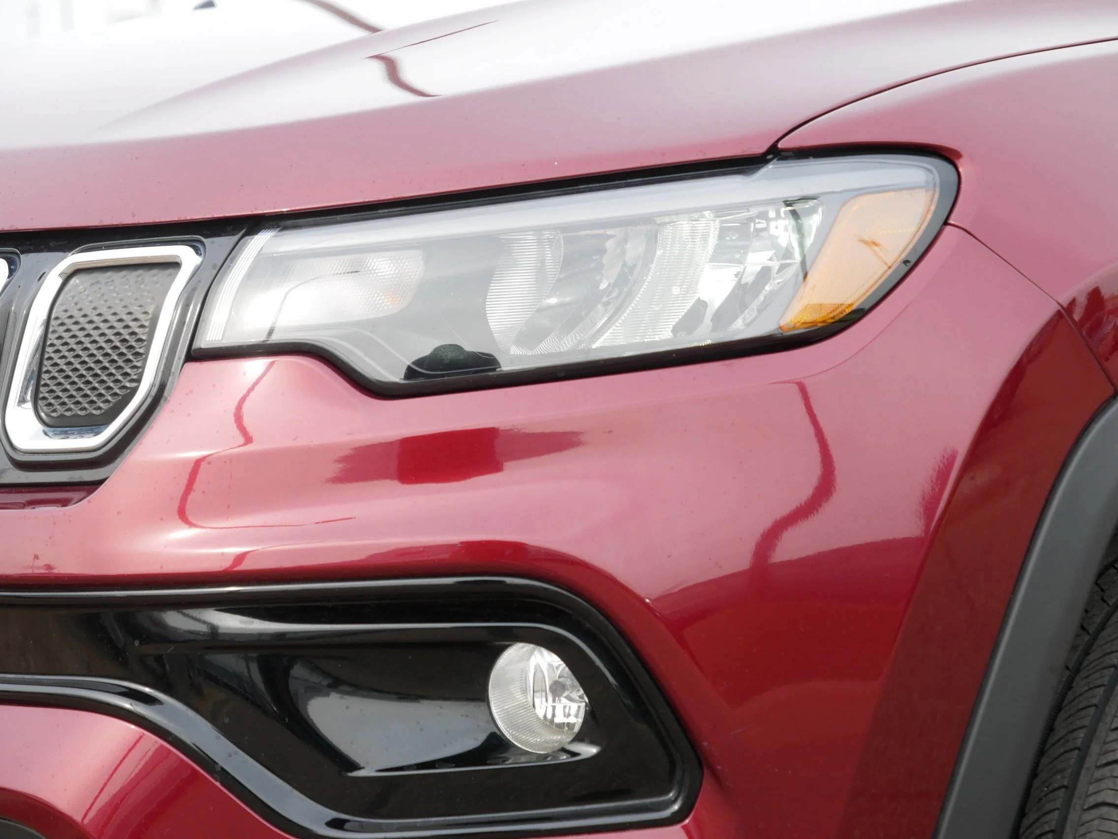 Used 2022 Velvet Red Pearlcoat Jeep Limited image 16