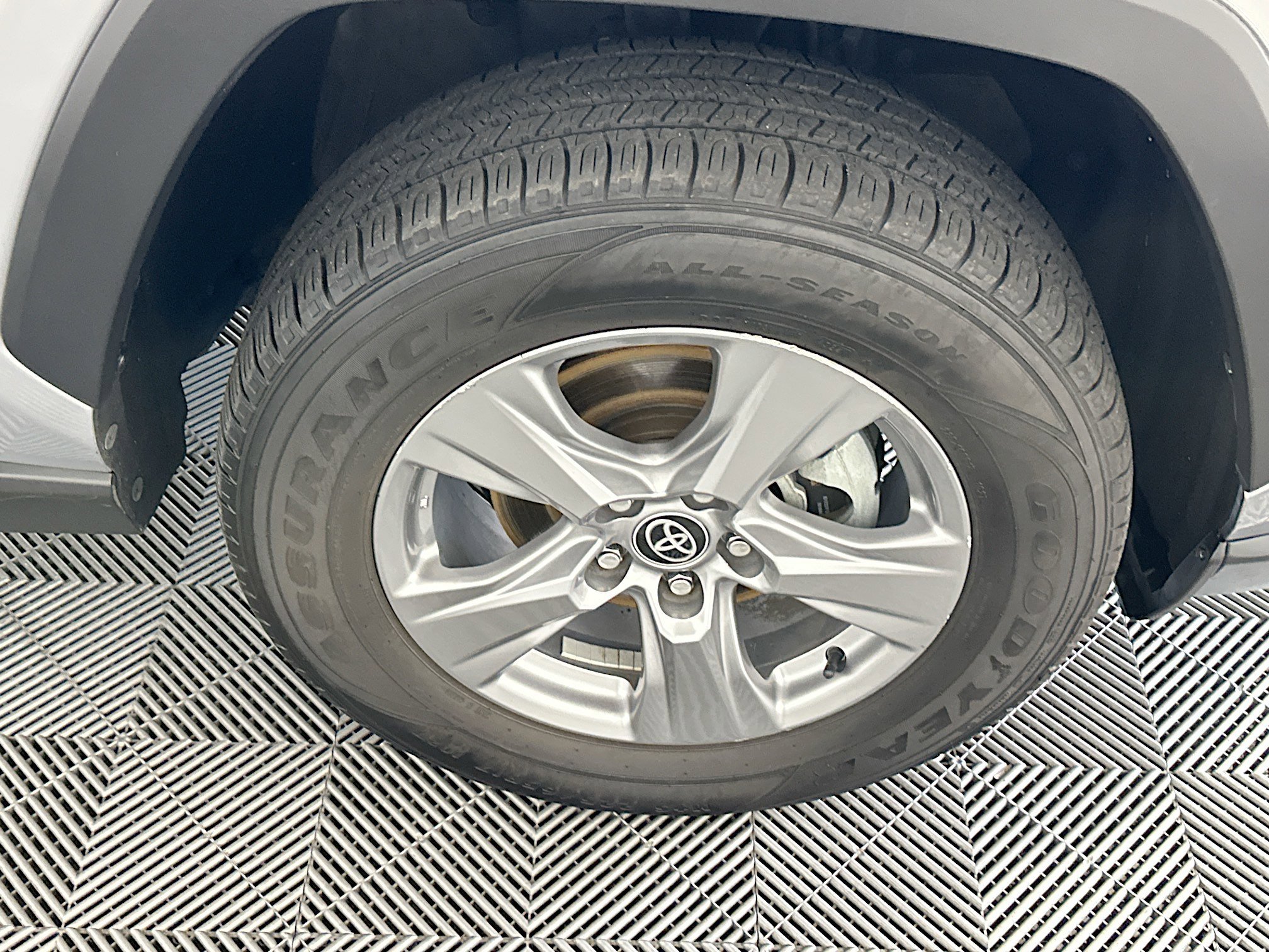 Used 2022 Silver Sky Metallic Toyota XLE image 11