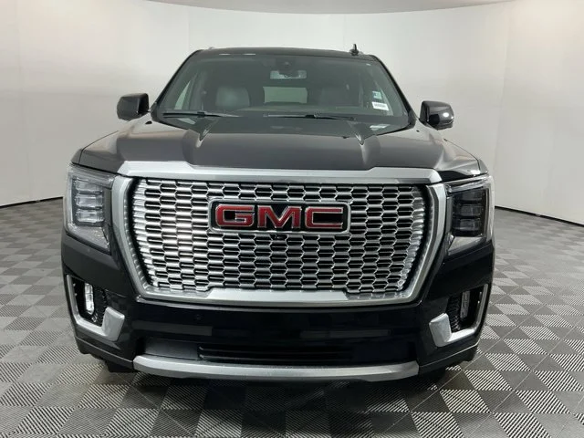 Used 2022 Black GMC Denali image 2