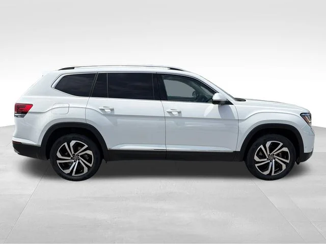 Used 2021 White Volkswagen SEL Premium image 8