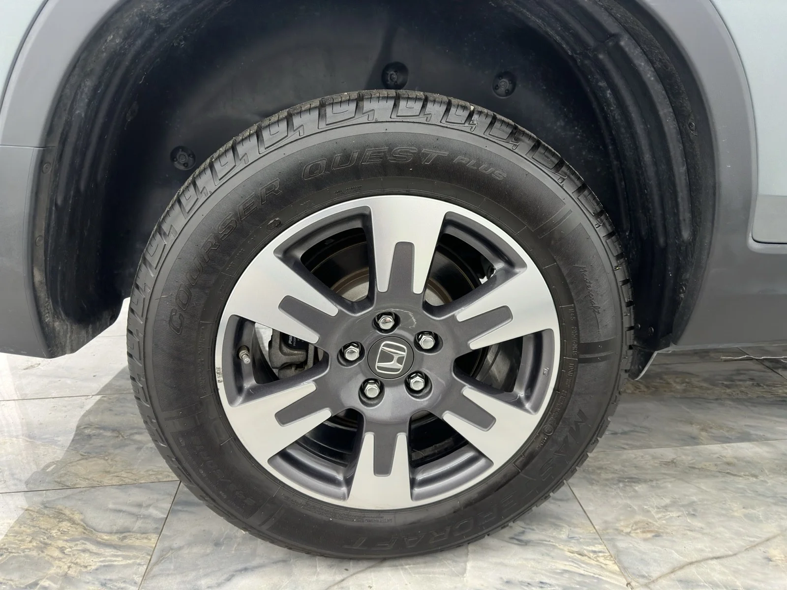 Used 2019 Forest Mist Metallic Honda RTL-T AWD image 11