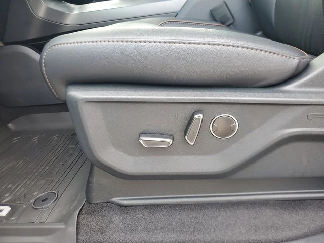 2025 Ford F-150 Lariat - Photo 18
