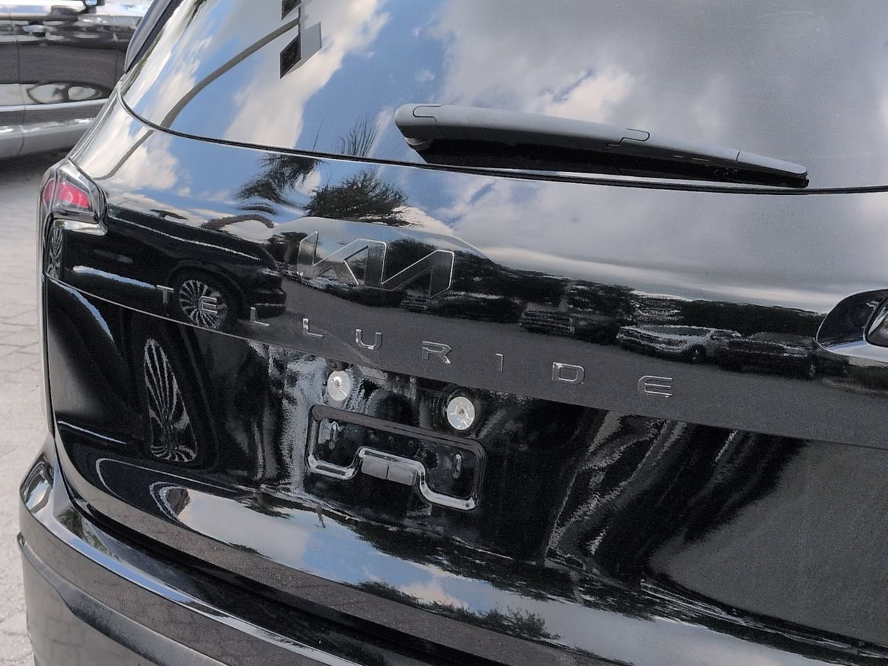 Certified Used 2023 Ebony Black Kia SX X-Line image 15