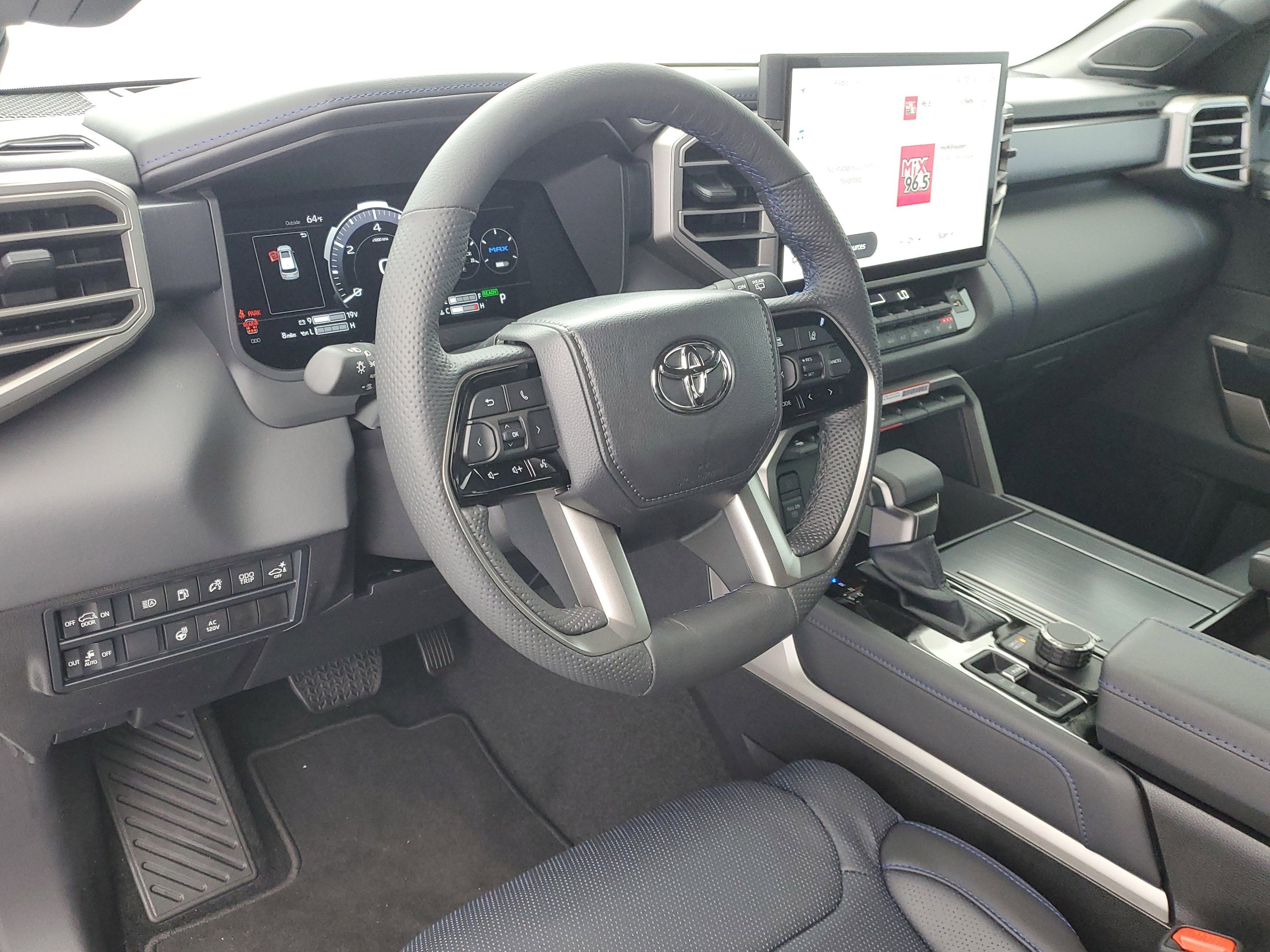 New 2026 Wind Chill Pearl <sup>1</sup> Toyota  Platinum image 18