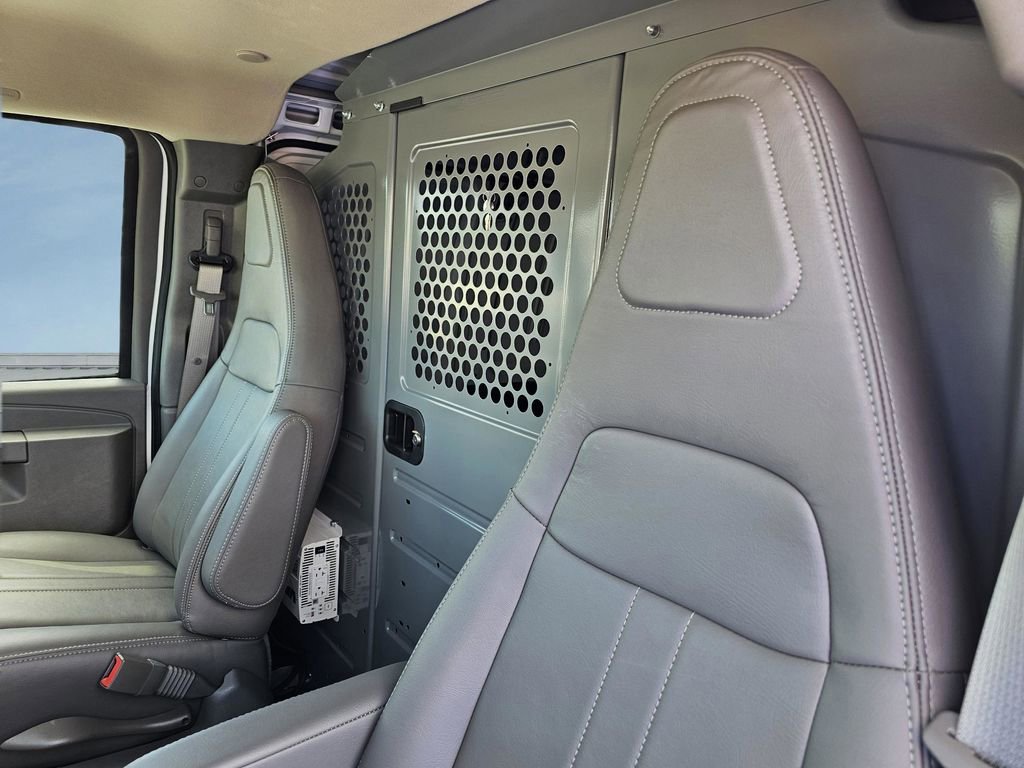2025 Chevrolet Express Cargo Work Van - Photo 21