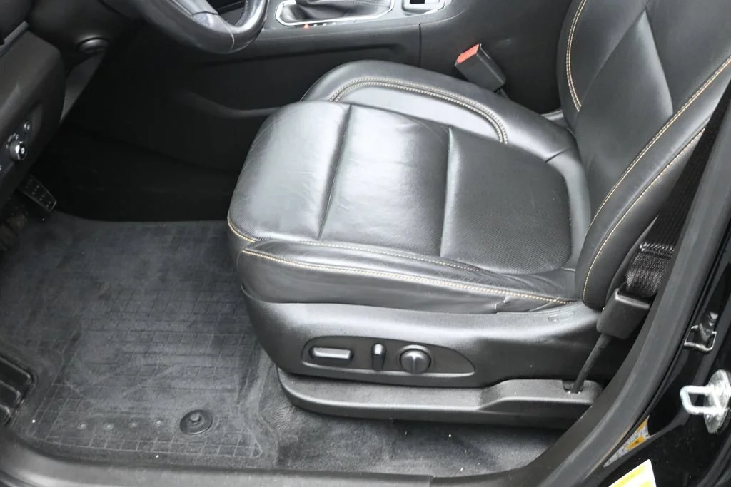 Used 2021 Black Metallic Chevrolet Premier image 13