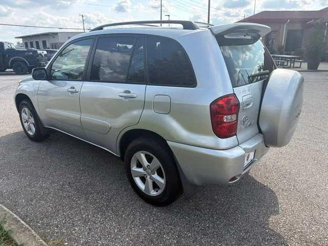 Used 2004 Gray Toyota Base image 4
