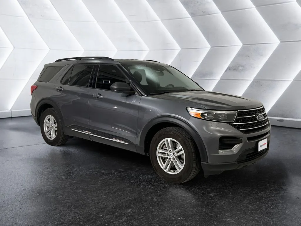 Used 2021 Gray Ford XLT image 1