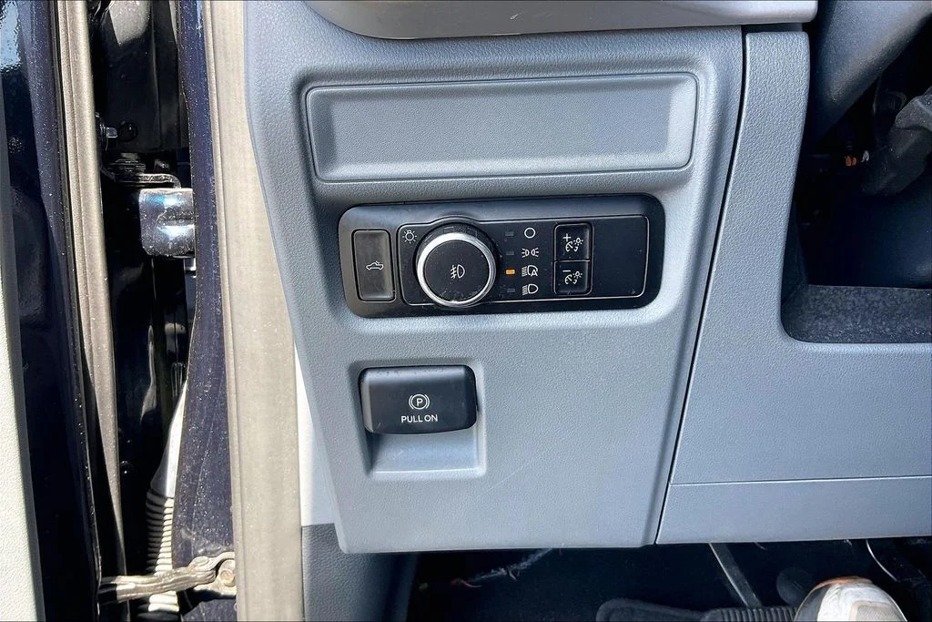Used 2023 Blue Ford XLT image 32