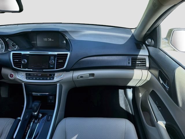 Used 2014 Silver Honda EX-L image 17