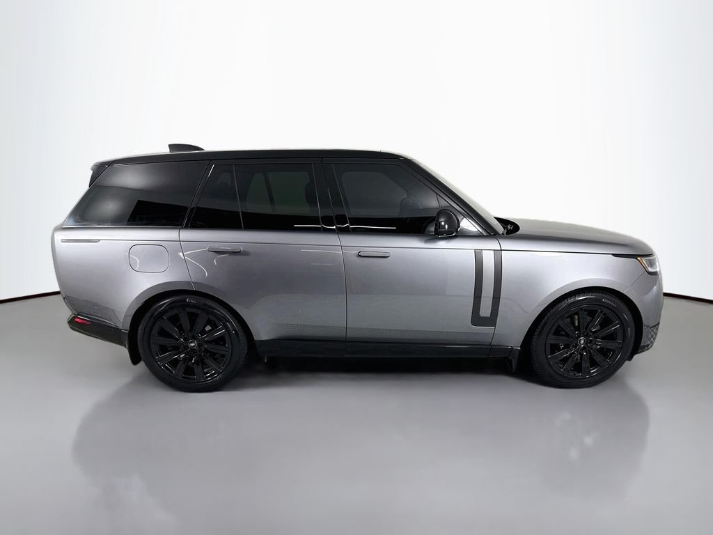Used 2023 Gray Land Rover SE image 8