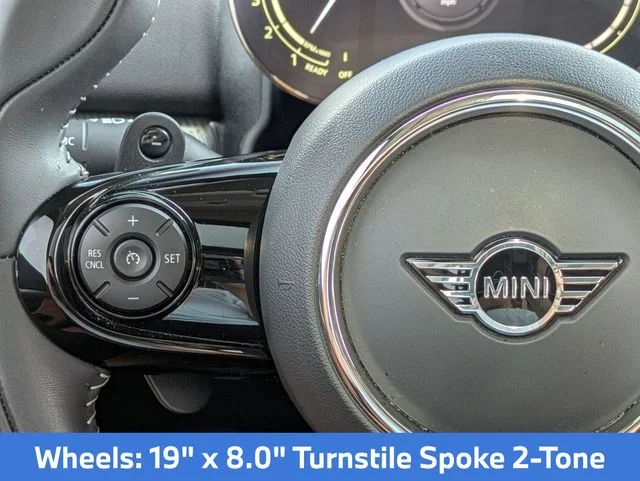 Used 2021 Green MINI  image 30