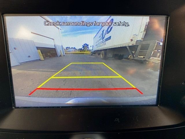 Used 2019  Kia + image 12