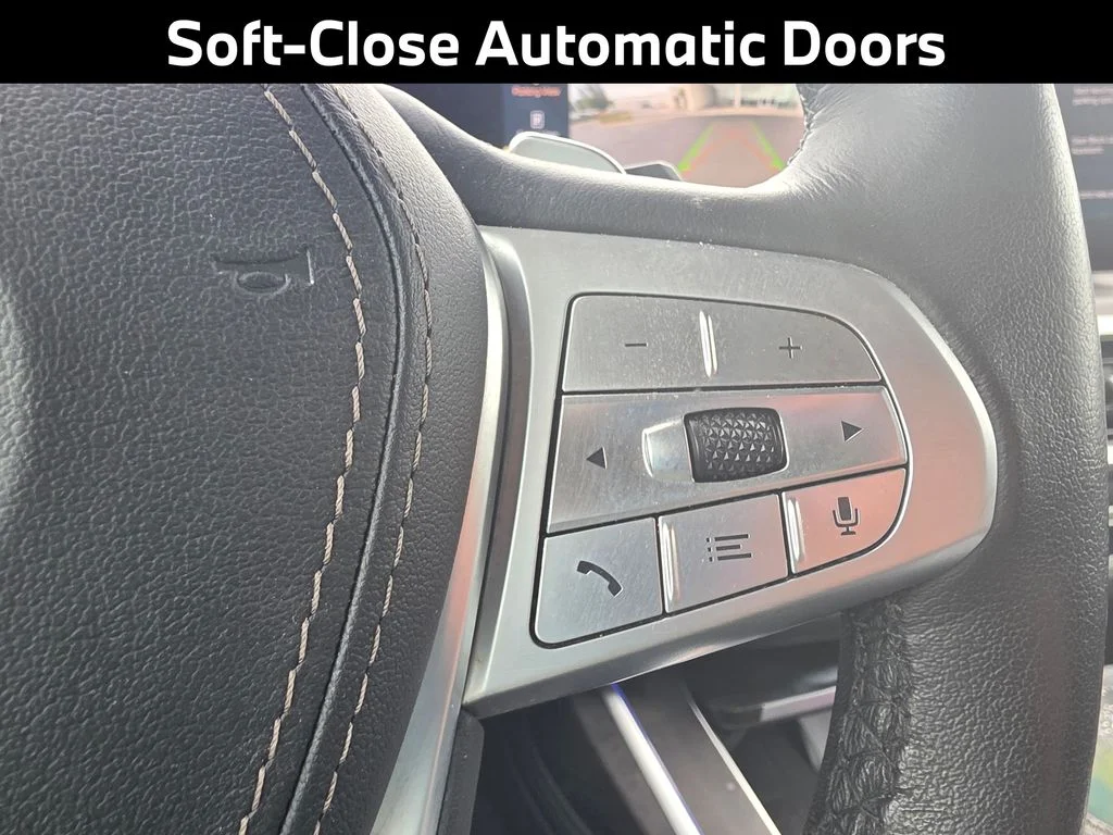 Used 2025 White BMW xDrive40i image 12