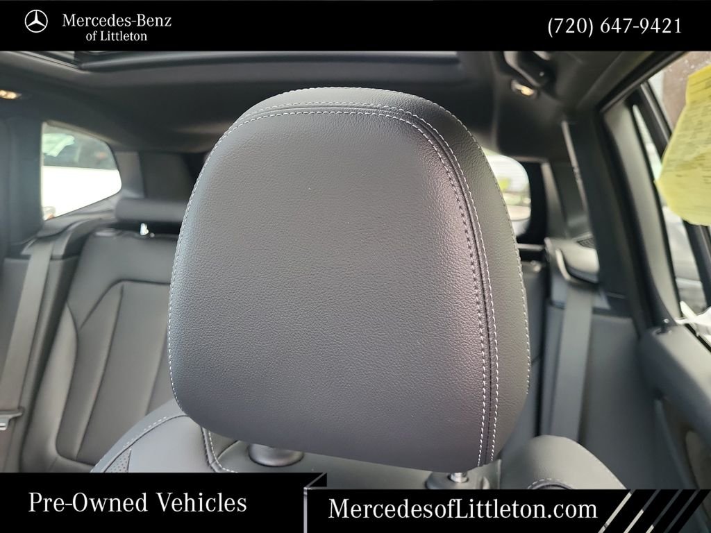 Used 2022 White BMW sDrive30i image 14