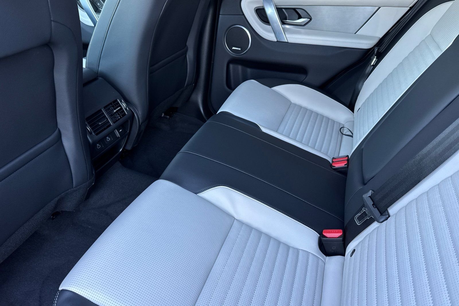 2025 Land Rover Discovery Sport Dynamic SE - Photo 12