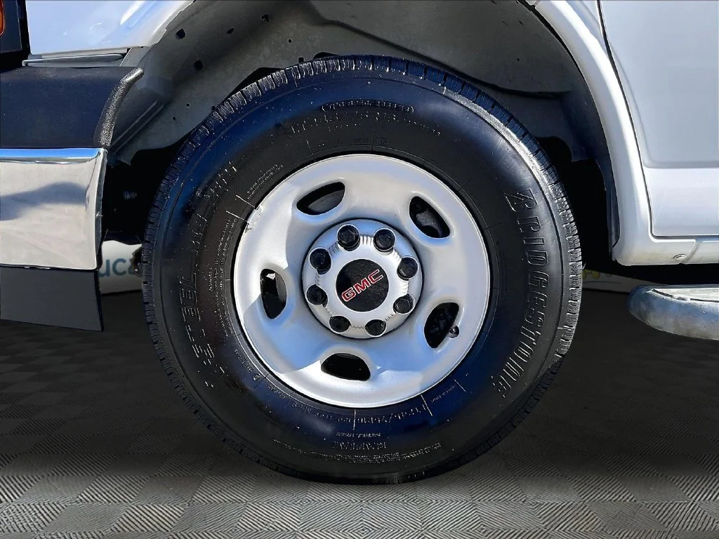 Used 2025 White GMC Work Van image 7