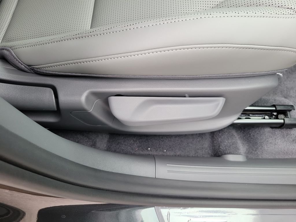 New 2027 Interstellar Gray Kia Wind image 9