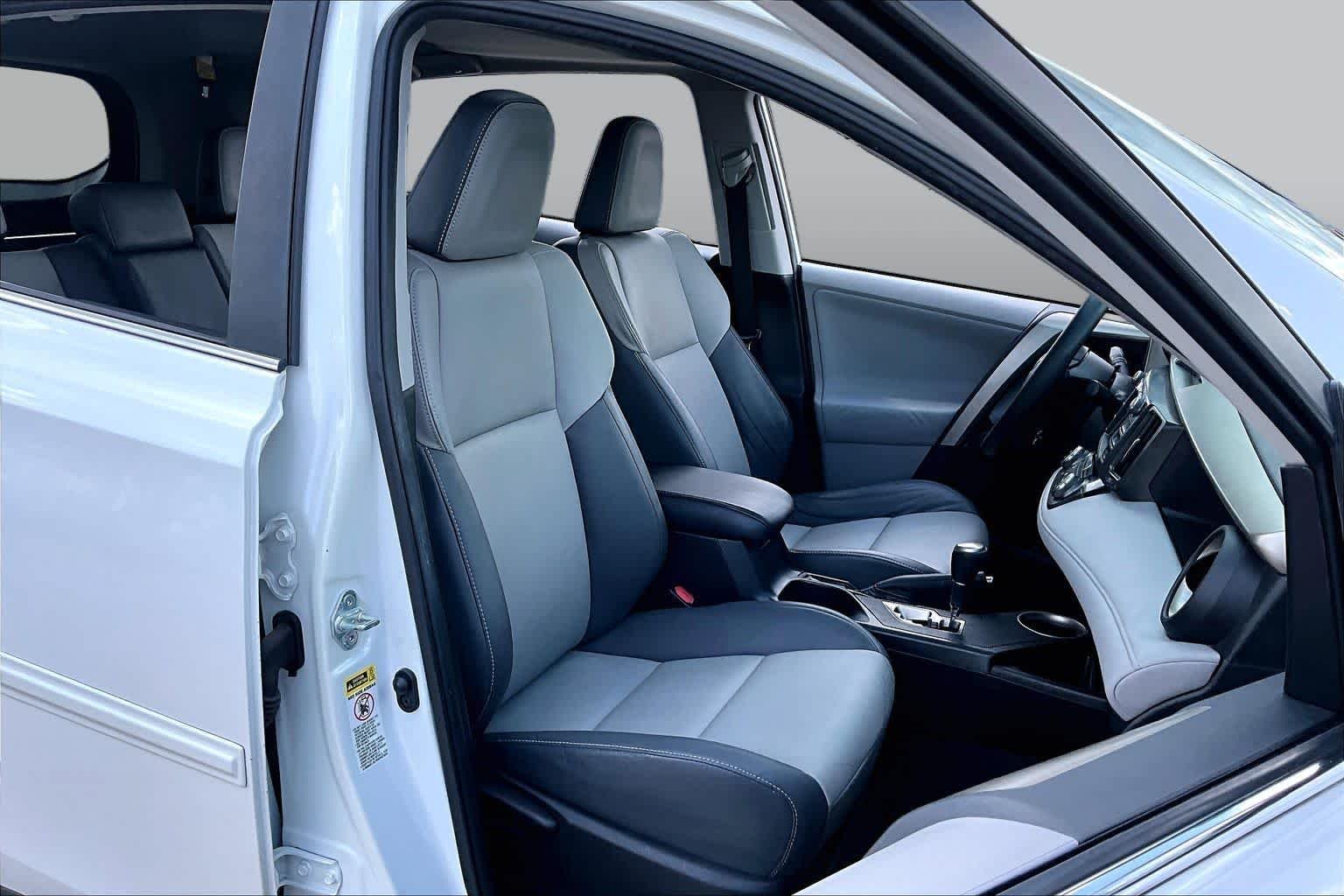 Used 2013 Blizzard Pearl Toyota Limited image 9
