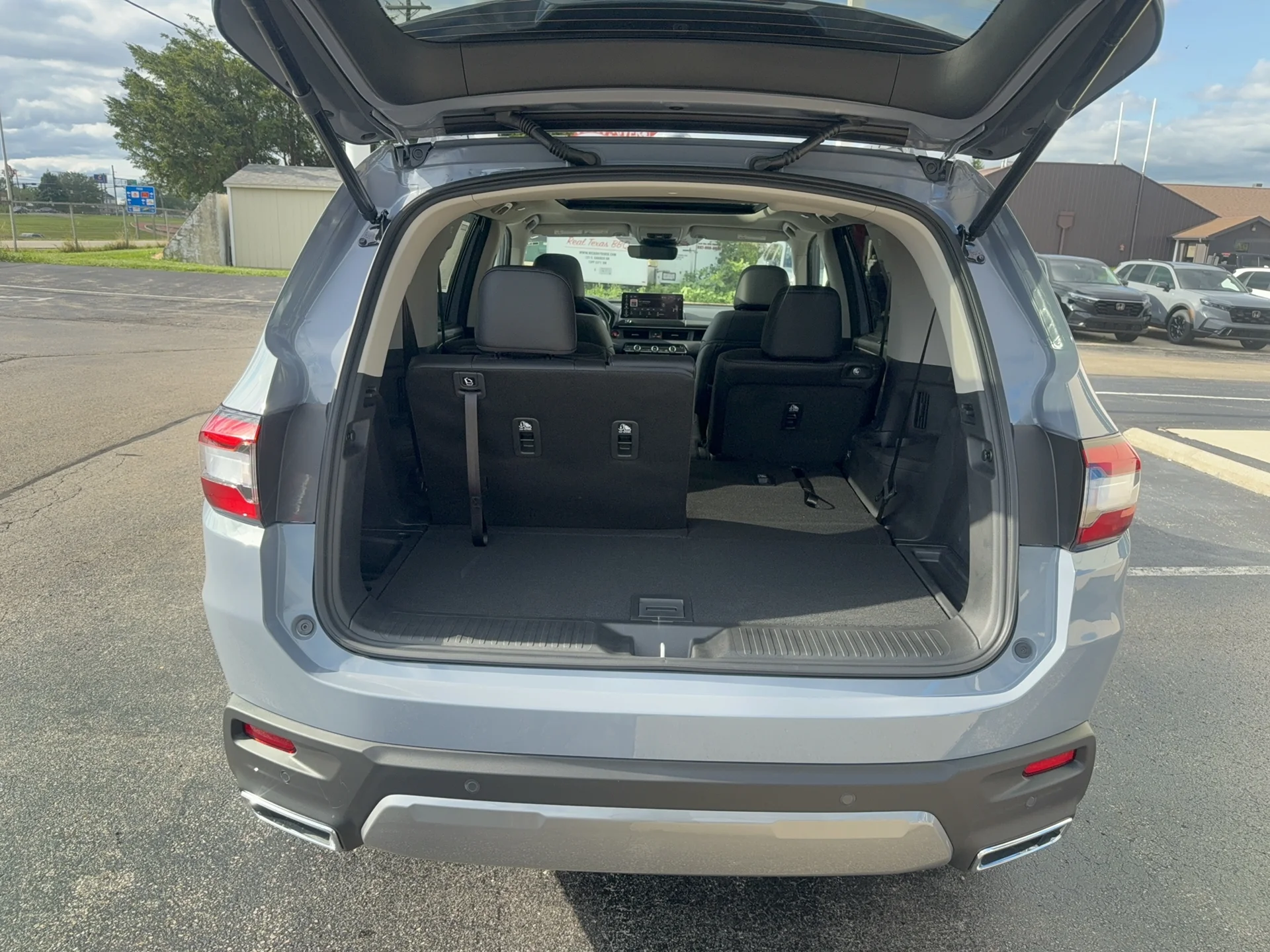 New 2026 Sonic Gray Pearl Honda Touring image 17